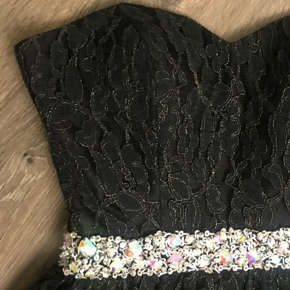 Black sparkly Faviana cocktail dress - Picture 2 of 4